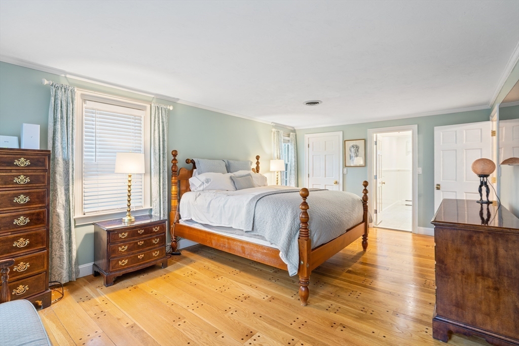 Norfolk, Massachusetts 02056, United States, 4 Bedrooms Bedrooms, ,3 BathroomsBathrooms,Residential,Pending,106956