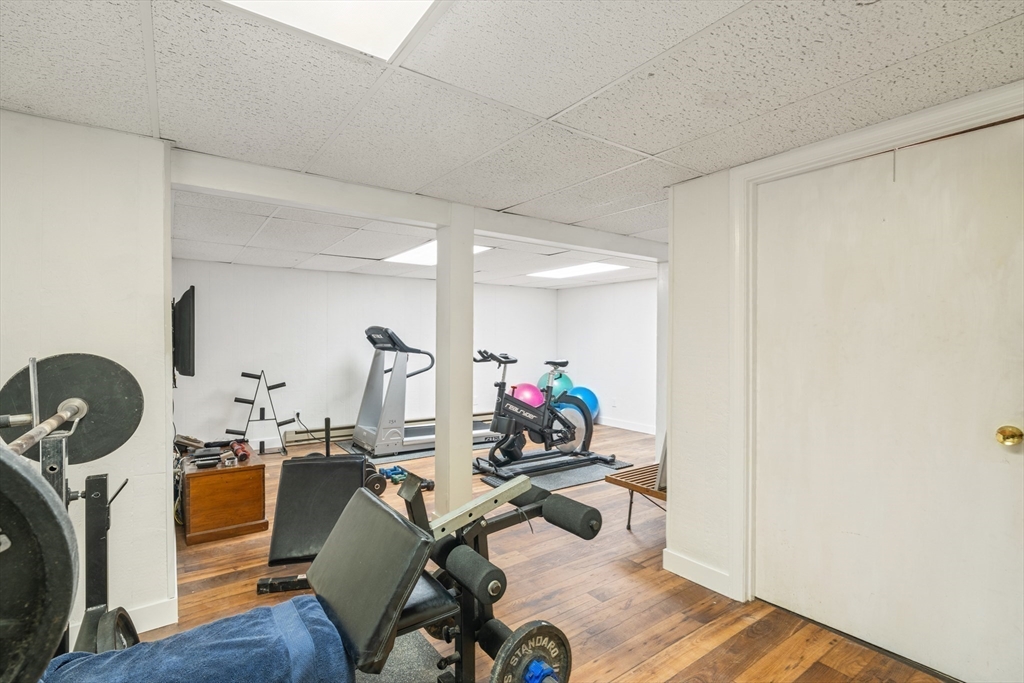 Norfolk, Massachusetts 02056, United States, 4 Bedrooms Bedrooms, ,3 BathroomsBathrooms,Residential,Pending,106956