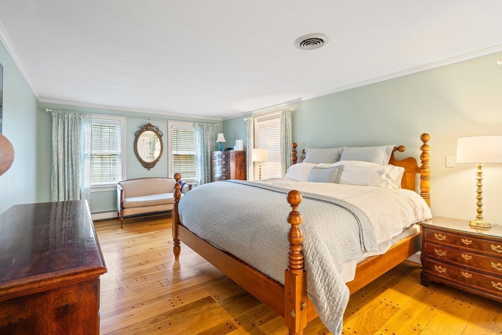 Norfolk, Massachusetts 02056, United States, 4 Bedrooms Bedrooms, ,3 BathroomsBathrooms,Residential,Pending,106956