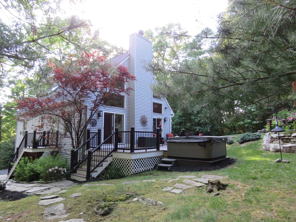 14 Circle Dr