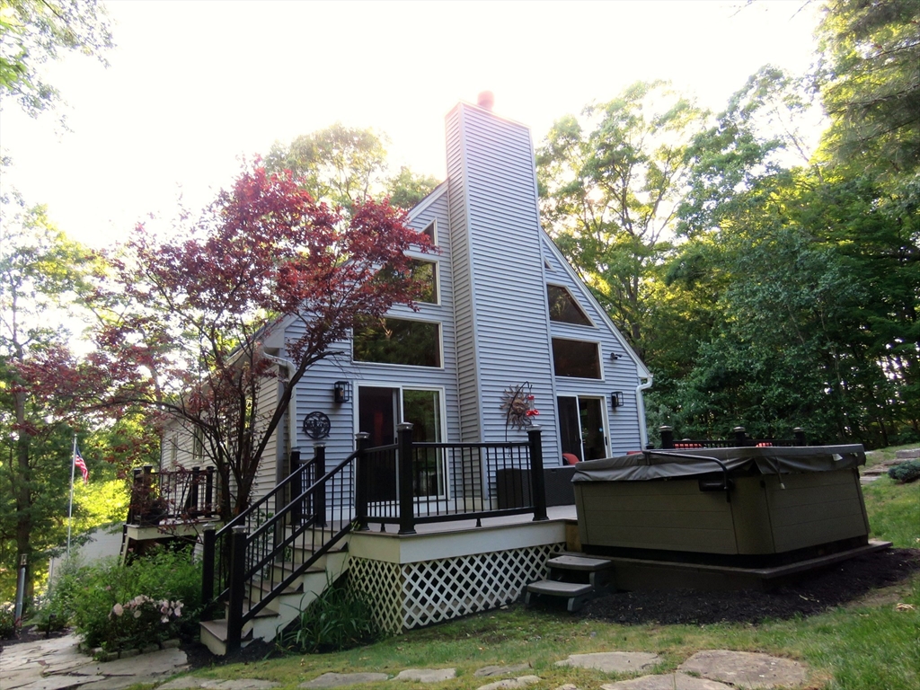 14 Circle Dr