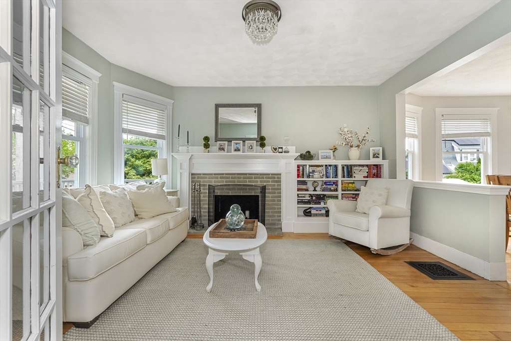 43 Meridian St