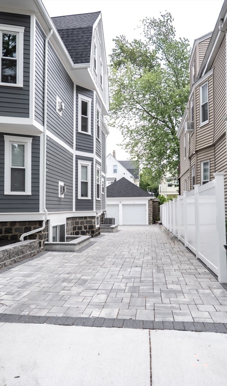 54 Lowden Ave 2