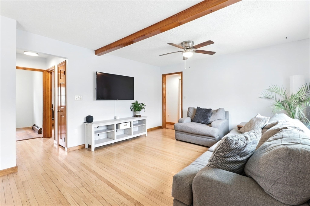 16 Pomeroy Meadow Rd
