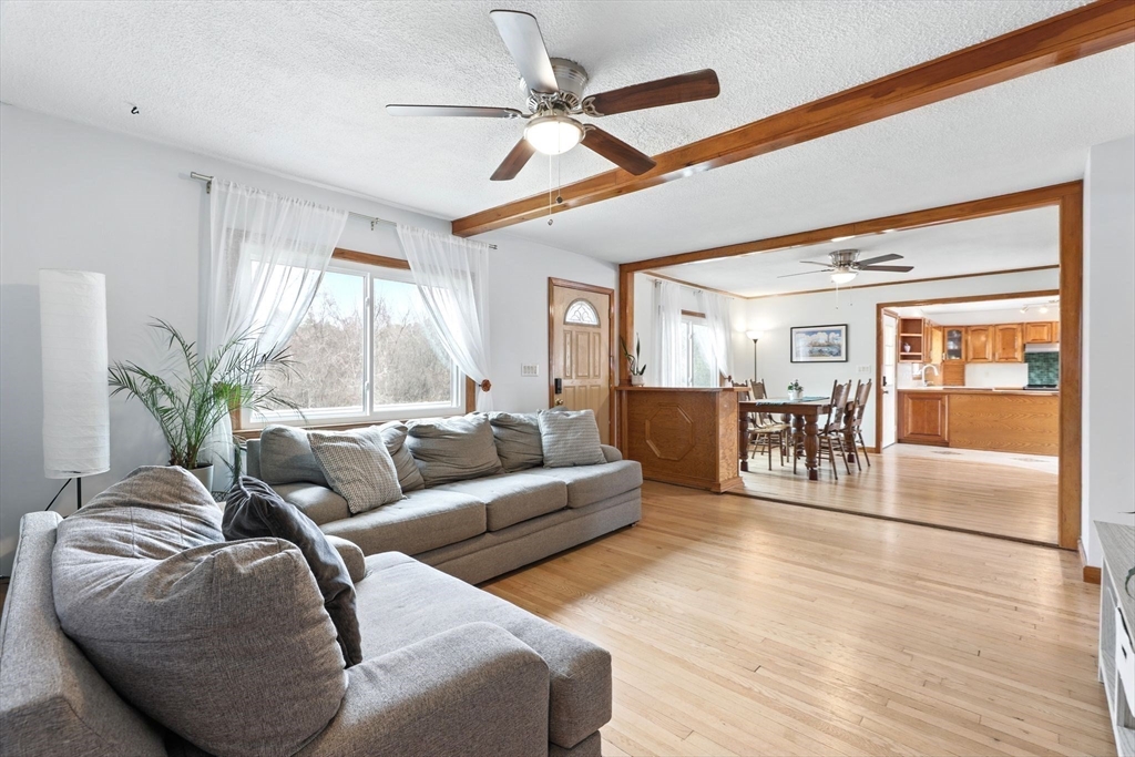 16 Pomeroy Meadow Rd