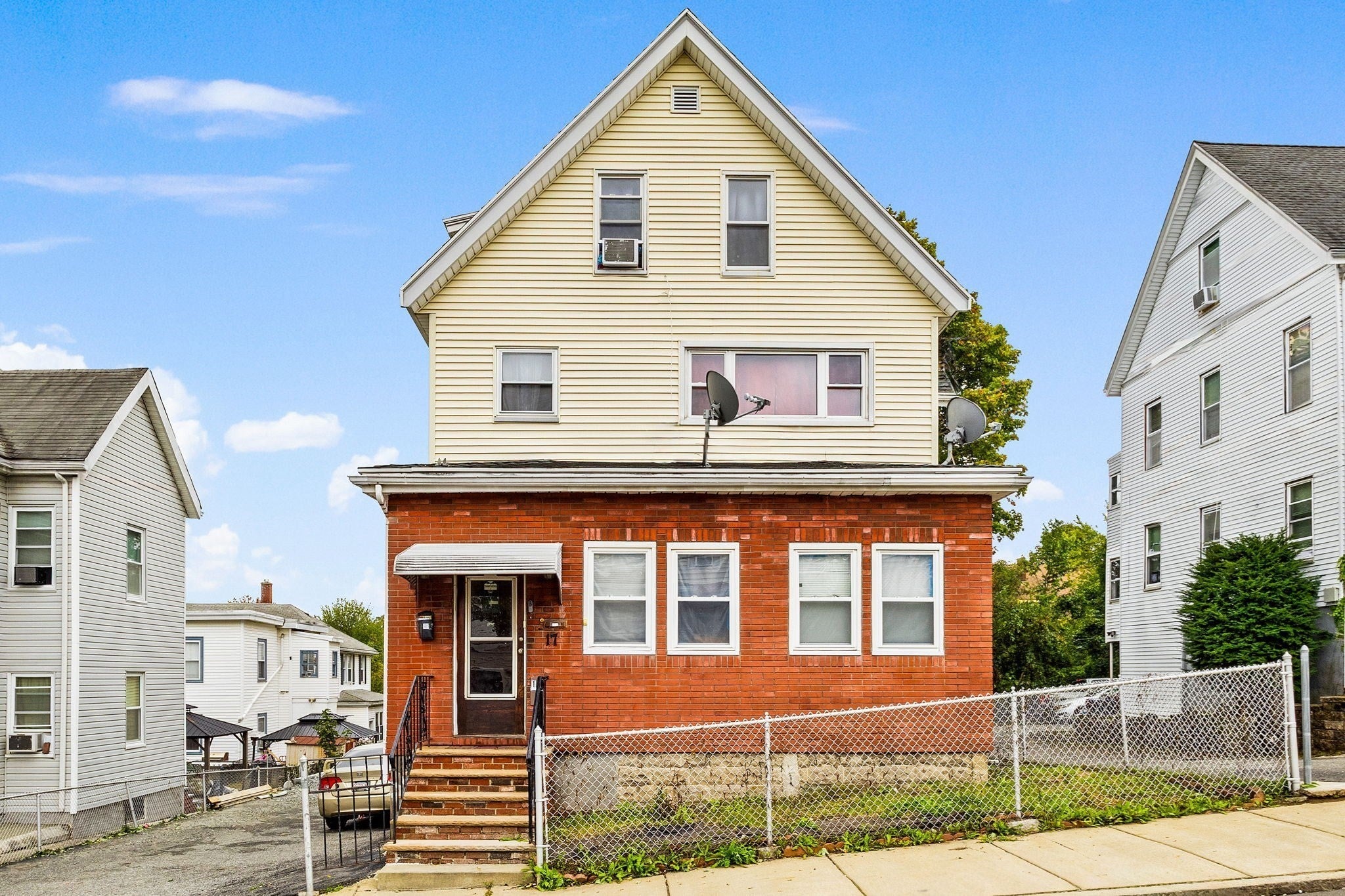 Photo of 17 Ashton St, Everett, MA