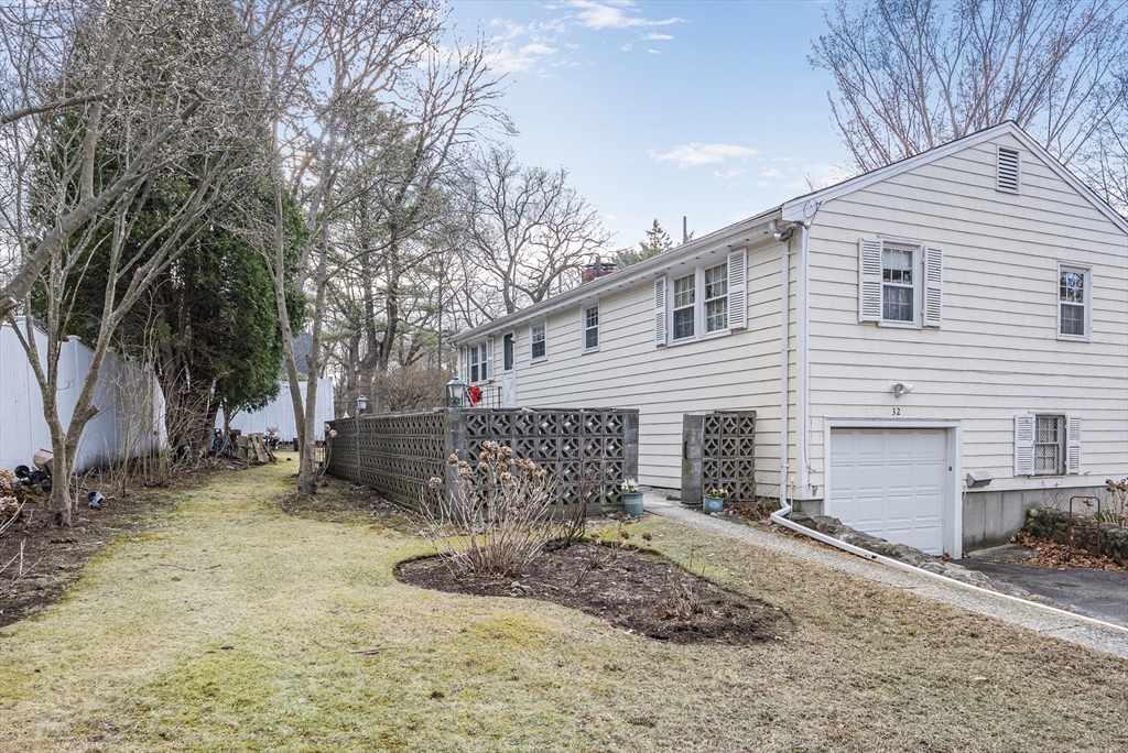 32 Rockland St