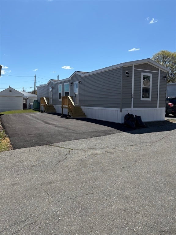286 Newbury 10