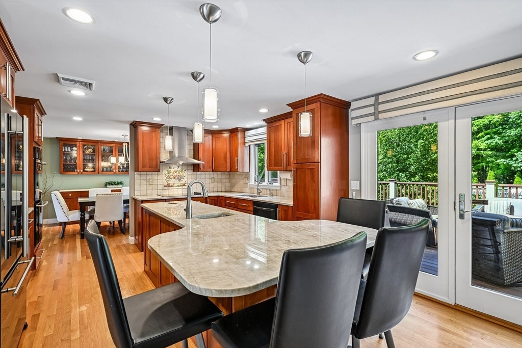 6 Briarwood Dr