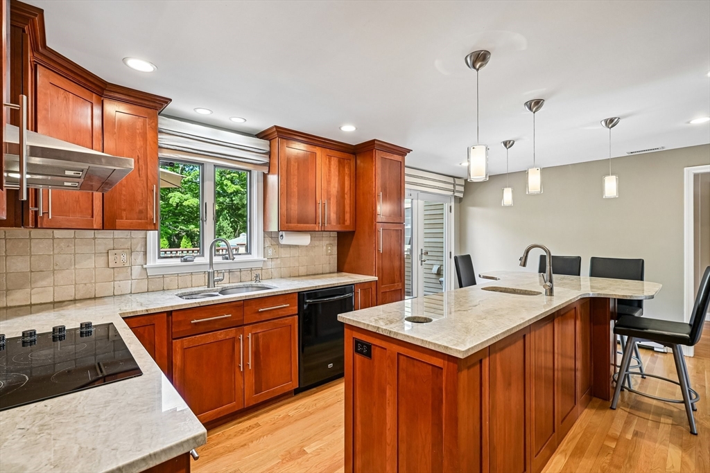 6 Briarwood Dr
