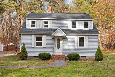 Photo of 319 Pleasant St, Dunstable, MA 01827 (MLS # 73459205)