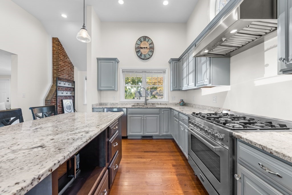 39 Lawnview Dr