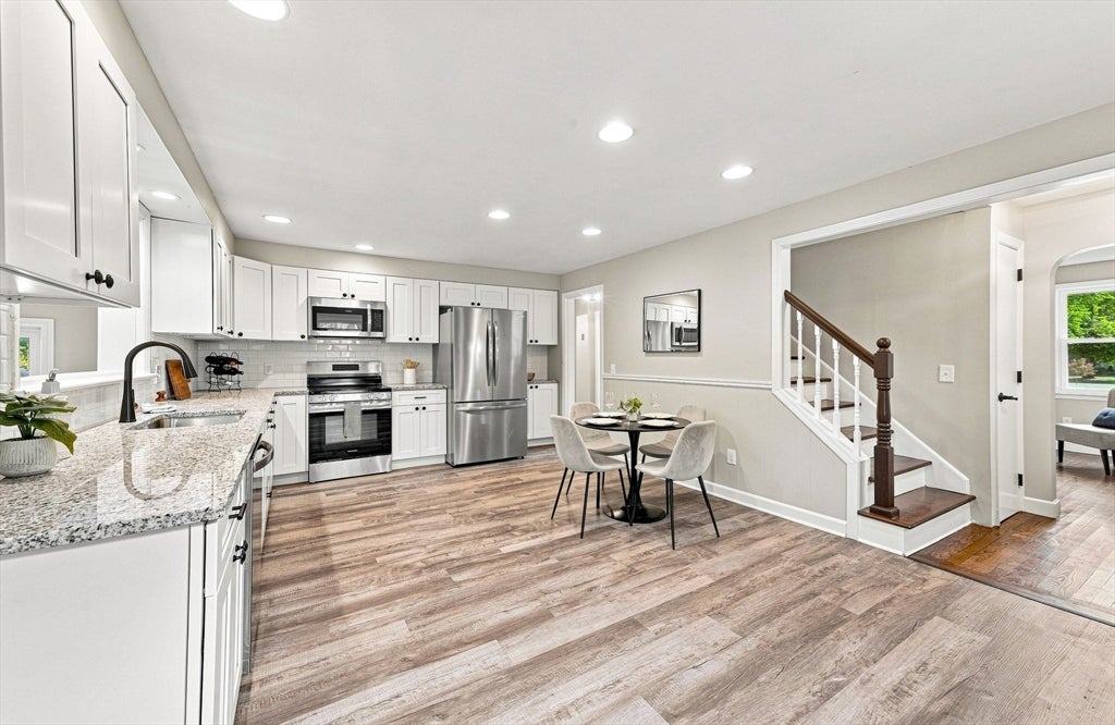 3 Maplelawn Dr