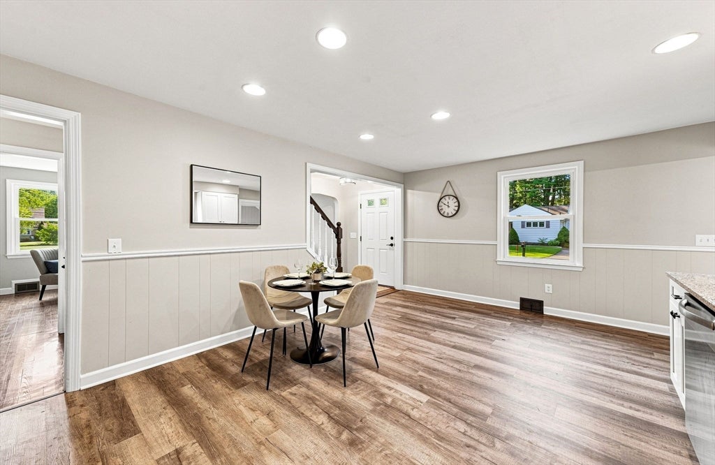 3 Maplelawn Dr