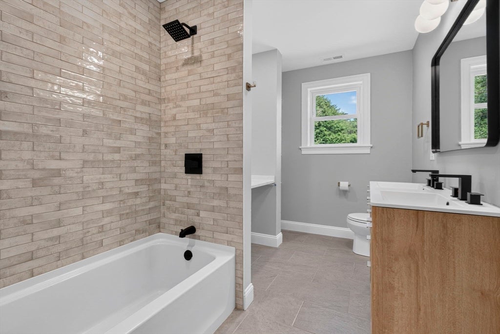 27 Rollins ST #B, Groveland, MA, 27 Rollins ST #B, Groveland, MA Photo #24