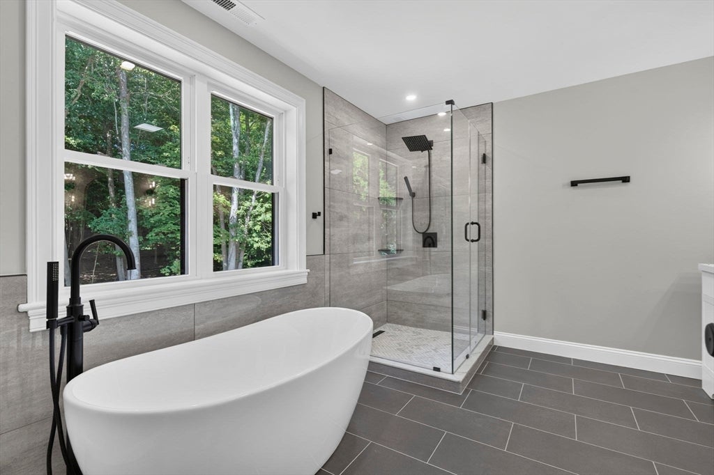 27 Rollins ST #B, Groveland, MA, 27 Rollins ST #B, Groveland, MA Photo #33
