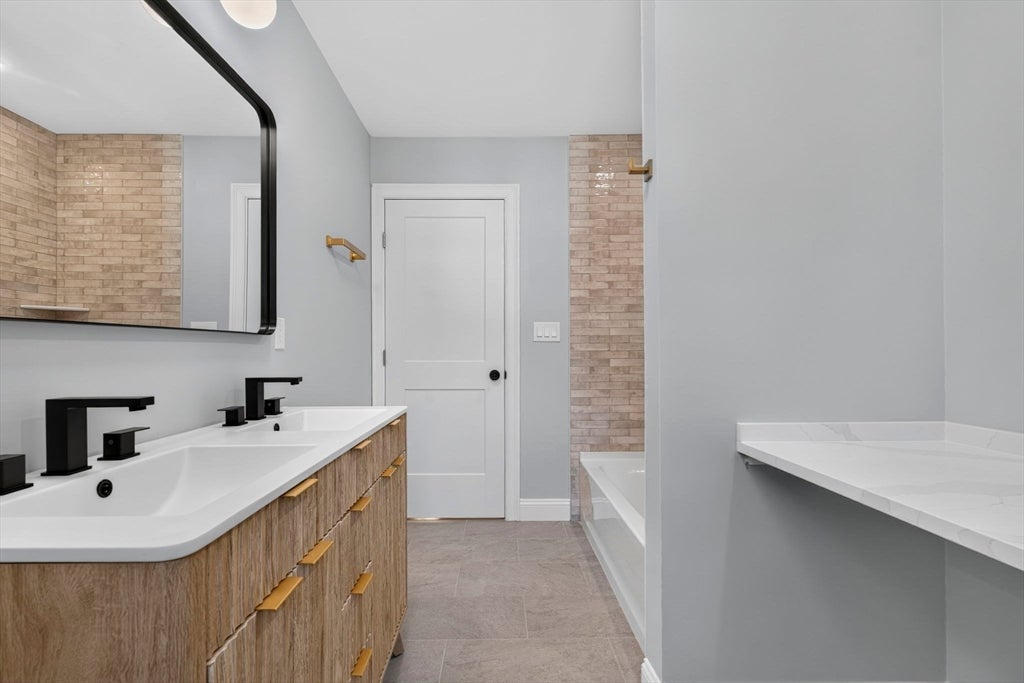 27 Rollins ST #B, Groveland, MA, 27 Rollins ST #B, Groveland, MA Photo #25
