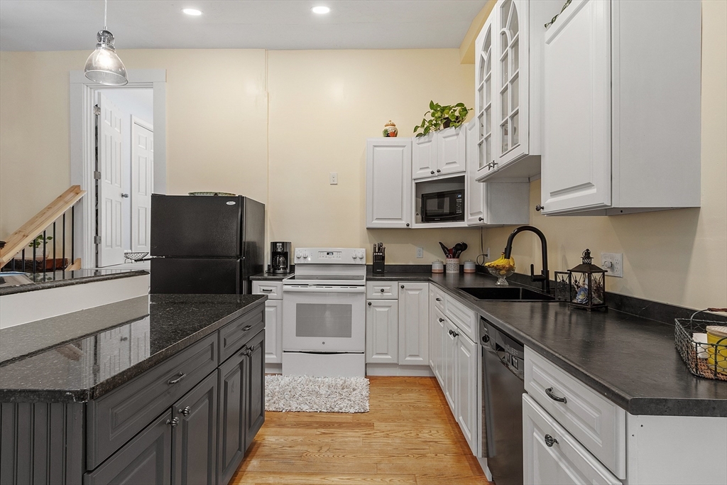 246 Beachview Dr.
