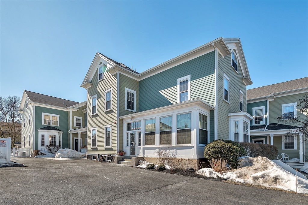 121 East Cottage Street. UNIT 4