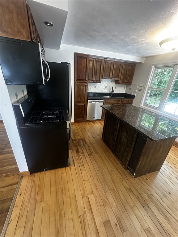 73 Summit Dr 1