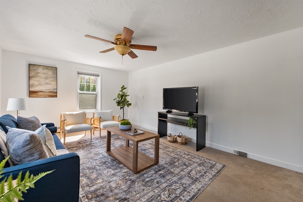 225 W Main St