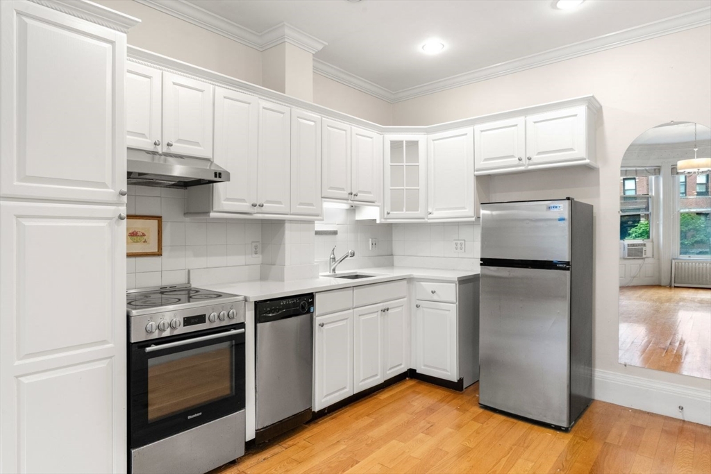 394 Marlborough St 3