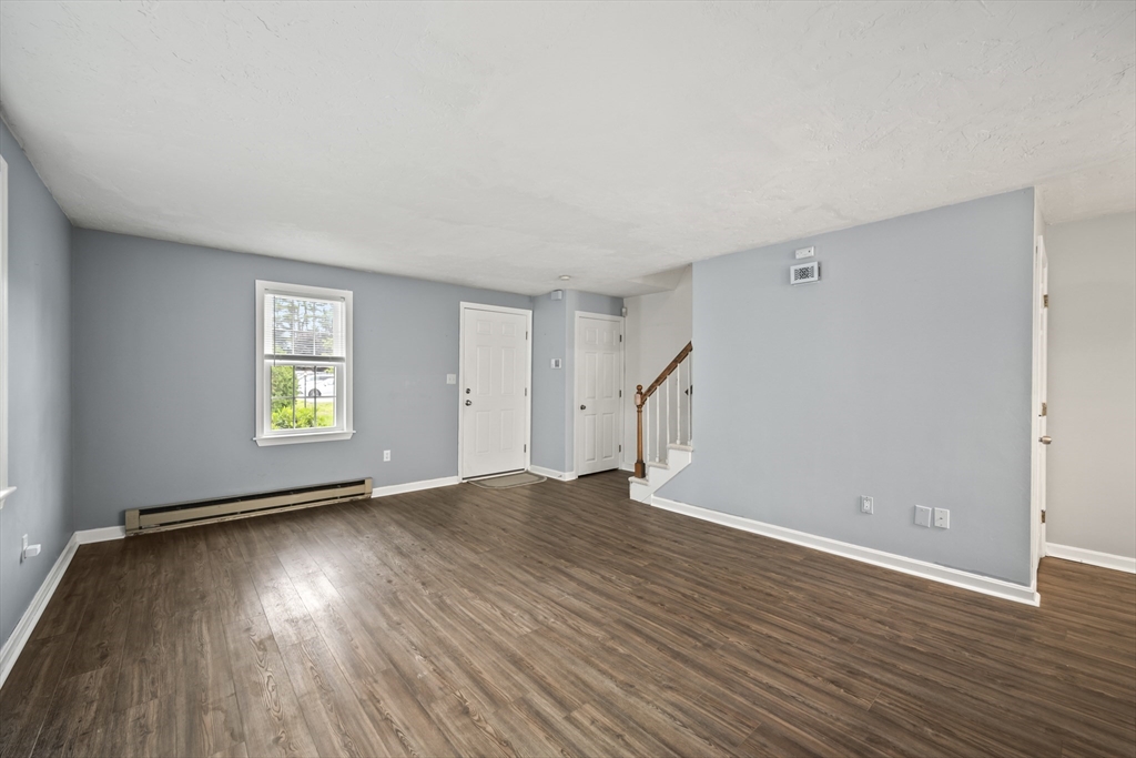 585 Turnpike St 13