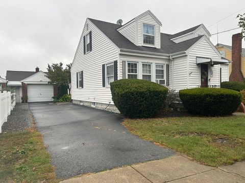 Photo of 187 Tarkiln Hill Rd, New Bedford, MA 02745 (MLS # 73435874) Photo of 187 Tarkiln Hill Rd, New Bedford, MA 02745 (MLS # 73435874)