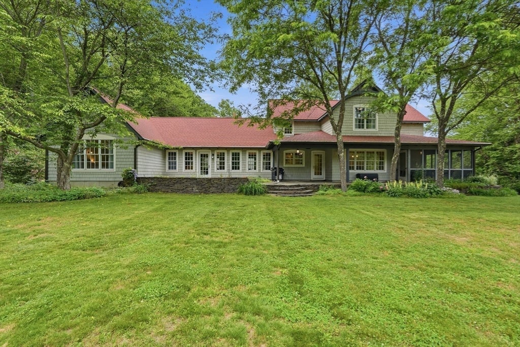 18 Eveningstar Dr