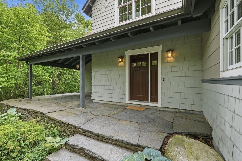18 Eveningstar Dr