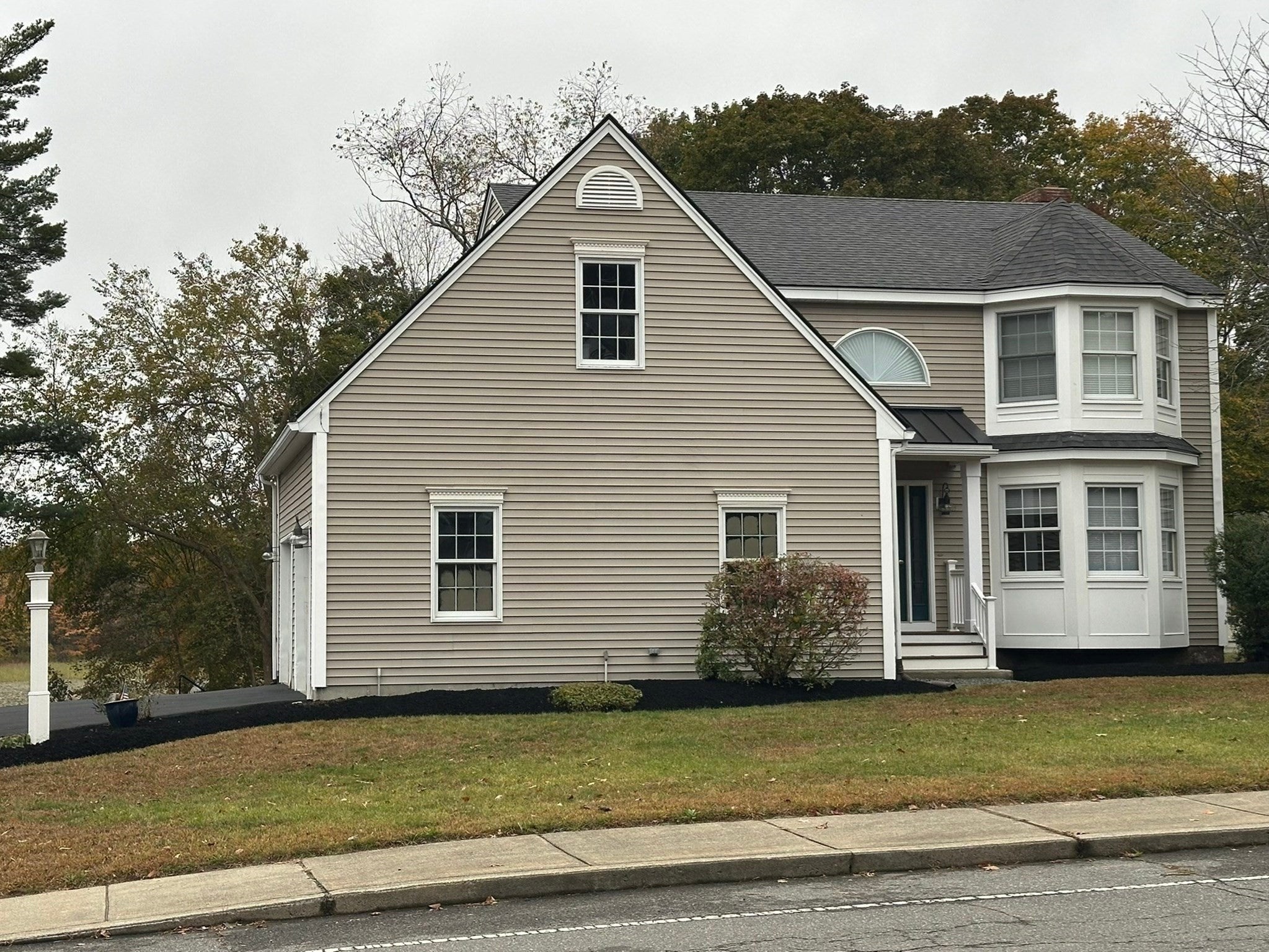 108 Linwood St, Uxbridge, MA, 108 Linwood St, Uxbridge, MA Photo #2