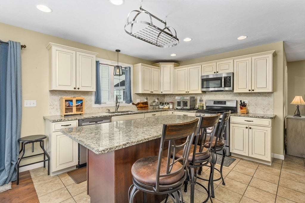 138 Sprague St, Fall River, MA, 138 Sprague St, Fall River, MA Photo #12
