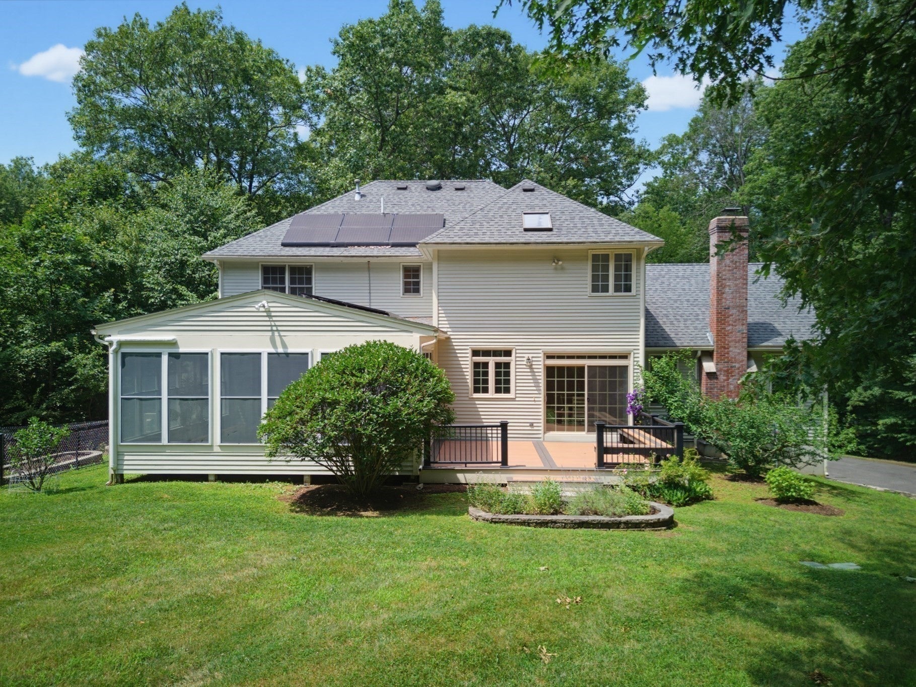 27 Great Pond Dr