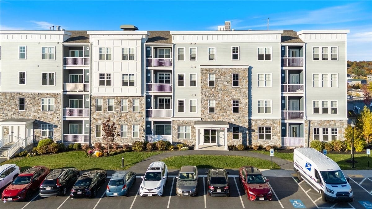 2 Stratton Dr 309