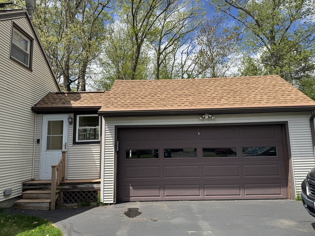 11 Oakland Dr