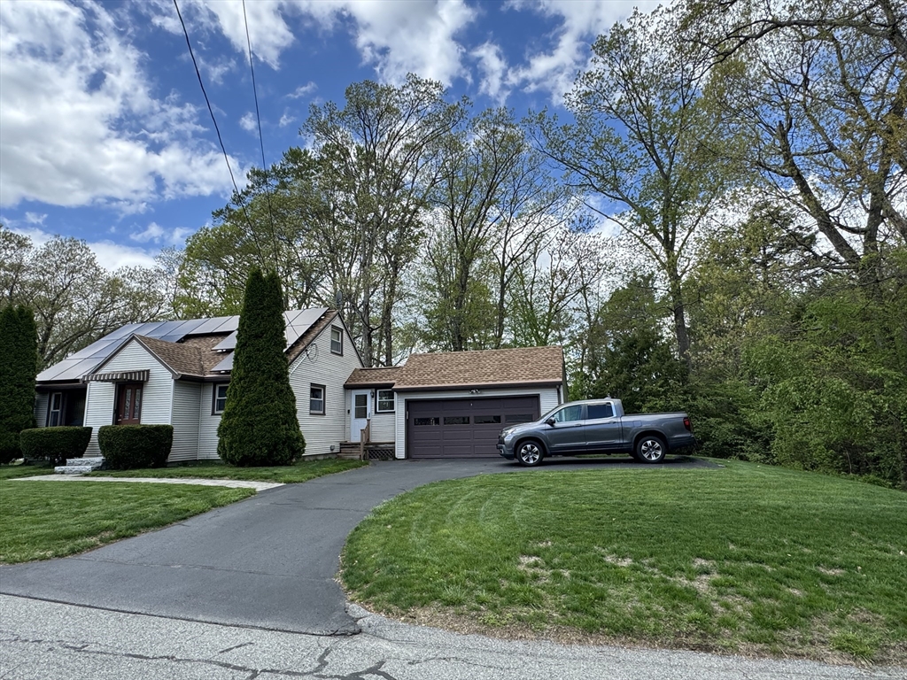 11 Oakland Dr