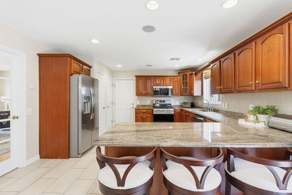 32 Cinnamon Cir, Easton, MA, 32 Cinnamon Cir, Easton, MA Photo #17