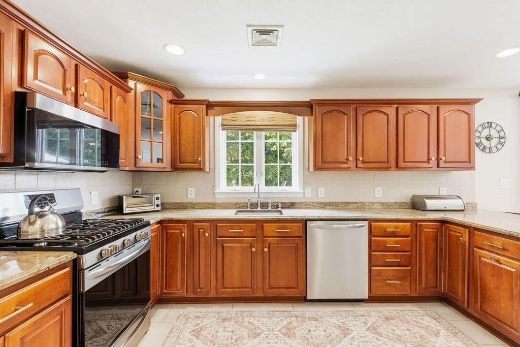 32 Cinnamon Cir, Easton, MA, 32 Cinnamon Cir, Easton, MA Photo #19