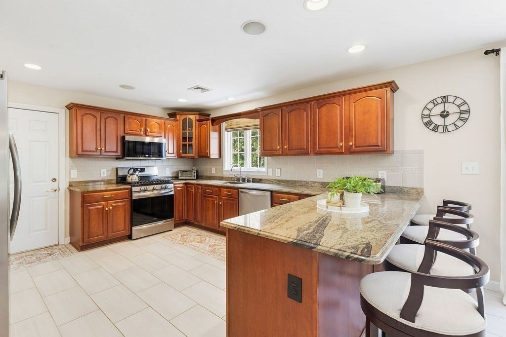 32 Cinnamon Cir, Easton, MA, 32 Cinnamon Cir, Easton, MA Photo #18