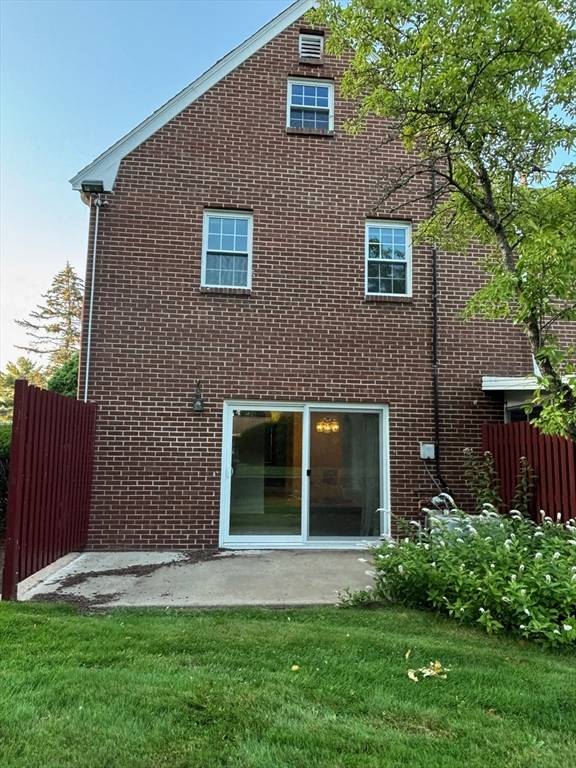 17 Patricia Dr 17