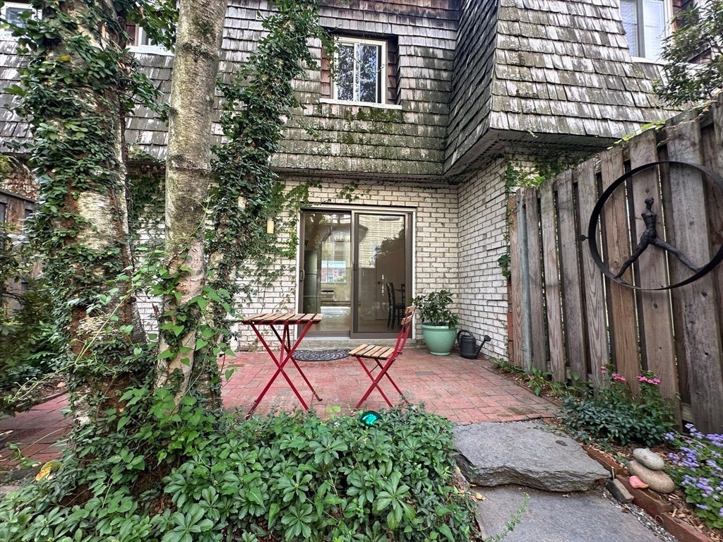 Photo of 73 Bridge St, Northampton, MA