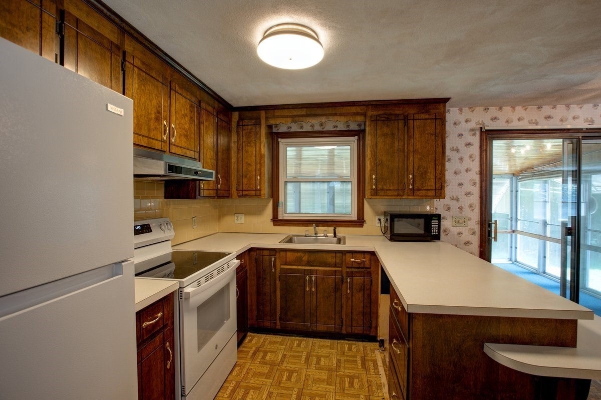 67 Ivy Ln, Northbridge, MA, 67 Ivy Ln, Northbridge, MA Photo #3