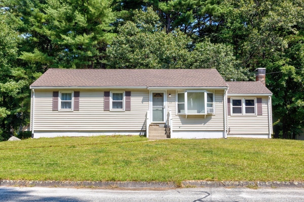 67 Ivy Ln, Northbridge, MA, 67 Ivy Ln, Northbridge, MA Photo #2
