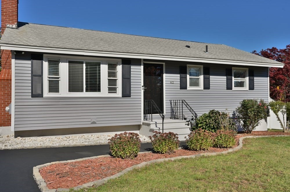 62 Michael Rd, Dracut, MA Photo #4