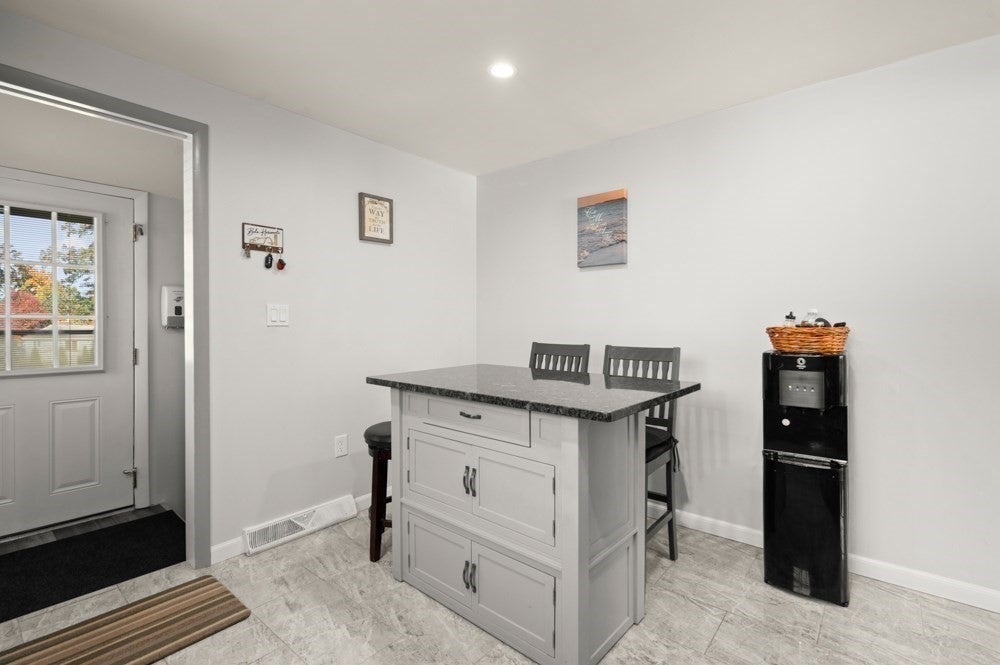 62 Michael Rd, Dracut, MA Photo #9