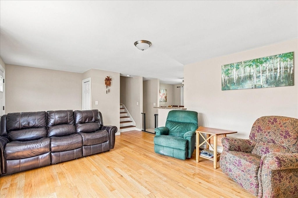3 Charbonneau Ave, Lakeville, MA Photo #6