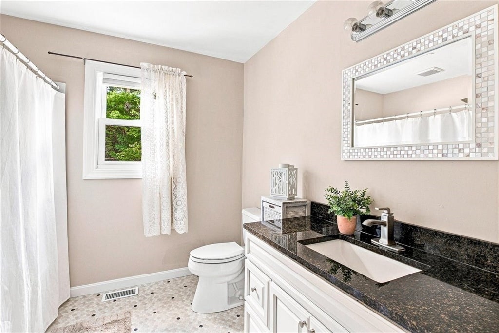 3 Charbonneau Ave, Lakeville, MA Photo #14