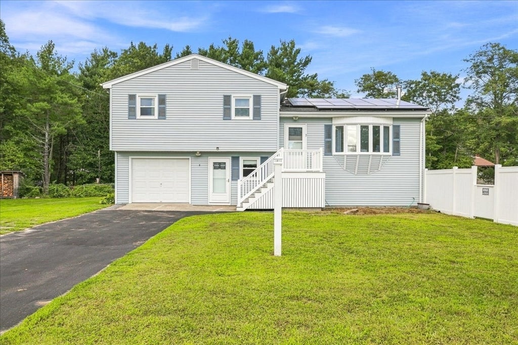 3 Charbonneau Ave, Lakeville, MA Photo #1