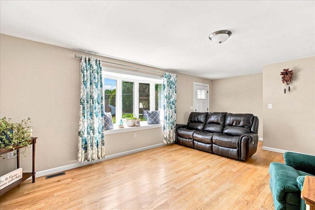 3 Charbonneau Ave