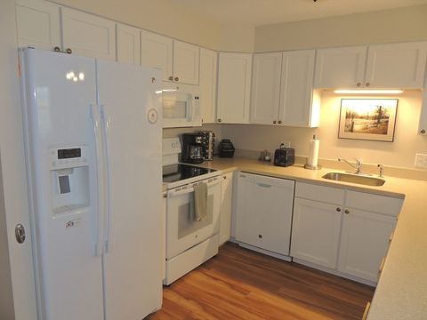 27 Greenleaves Drive 713 Amherst MA 01002